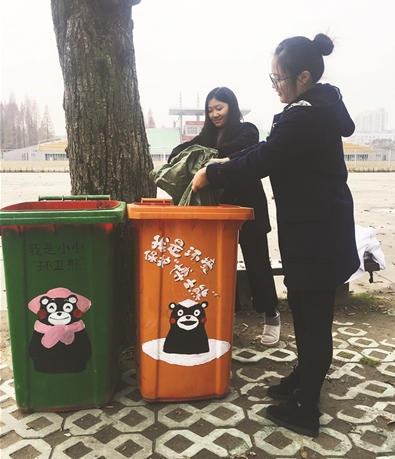 超可愛的校園垃圾桶，引人注意