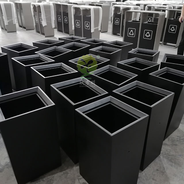 提升公共空間品質(zhì)，深圳金屬垃圾桶助你一臂之力